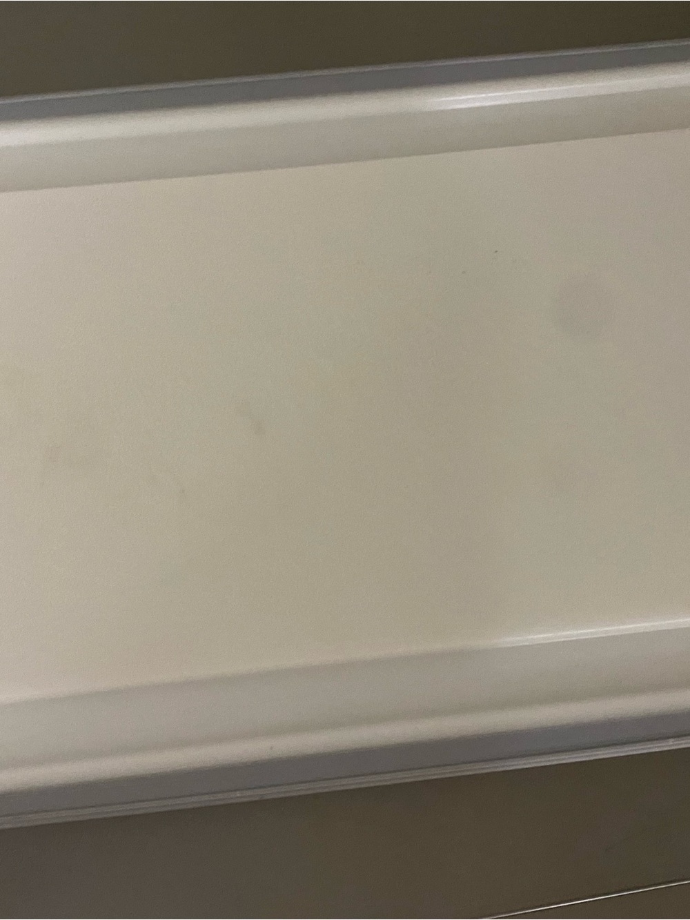 White pampered chef cutting board